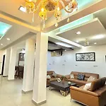 2 Rooms And Huge Hall For Parties