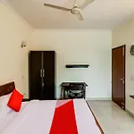 Hotel O Rajvanshi Palace
