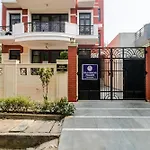 Hotel O Rajvanshi Palace