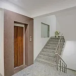 Hotel O Unicorn Rooms Near Omaxe Celebration Mall