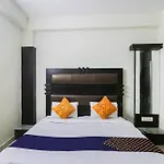 Spot On Hotel Grace Near Star Mall