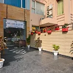 Nexhub Stay - Unitech Cyber Park