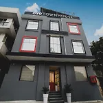 Collection O Townhouse 069