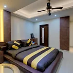 Amrit Villa Hotel And Banquet Medanta Hospital Medicity