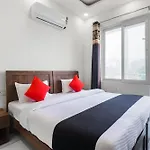 Collection O Green Leaf Residency