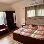 Mountain Lux Farm Stay For Parties