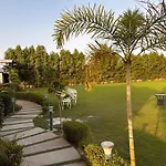 Mountain Lux Farm Stay For Parties