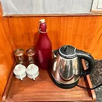 Hotel Platinum Palace Near Medanta Hospital Sector38