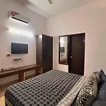 Cozy Room With Attach Washroom On Rajiv Chowk