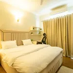 Posh 1Br Apartment In Gurugram With Club Facilities