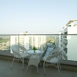 Posh 1Br Apartment In Gurugram With Club Facilities