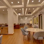 Hotel Greysky Near Medanta Hospital