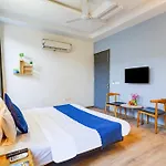 Hotel Wedlock Premium Huda City