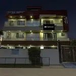 Super Townhouse Mayfield Garden Nearby Golf Course Road