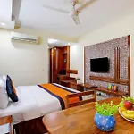 Fabhotel B Stays