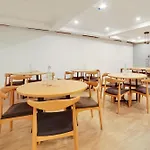 Hotel O Mapple Inn