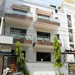 Vinayak Stay Sector 43