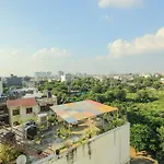 Super Collection O Corporate Suite Near Omaxe Celebration Mall