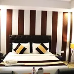 Tipsyy Inn 007
