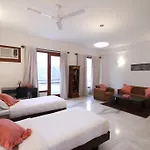 Luxury Suites And Hotels-Parkfront
