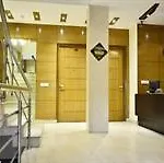 Oyo Premium Near Dlf Square Building