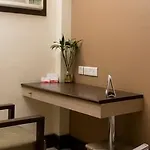 Pacific Inn Huda City Centre Sec 41