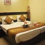 Oyo Rooms Sikanderpur Metro