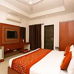 Hotel Callista Inn Golf Course Road