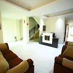 Sparklin Suites