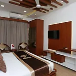 Oyo 6135 The Motif
