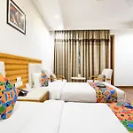 Fabhotel Grd Dlf Square