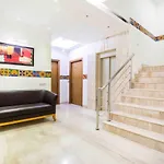 Fabhotel Grd Dlf Square