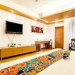 Fabhotel Raj Darbar Iffco