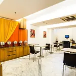 Fabhotel Raj Darbar Iffco