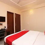 Oyo 22094 Hi Star Rooms