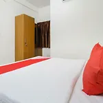 Oyo 39797 Hotel Om