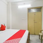 Oyo 39797 Hotel Om