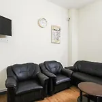 Oyo 39797 Hotel Om