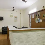 Oyo 39797 Hotel Om