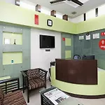 Oyo 9423 Near Medanta Medicity Hospital