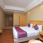 Mint Golf Course Suites