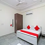 Oyo 15736 Little Residency