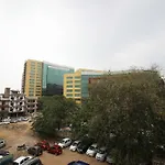 Oyo 8526 Sd Royal Inn
