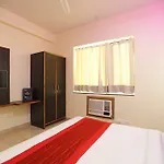 Oyo 10889 Hotel Green Residency