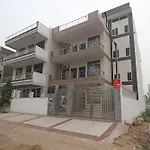 Oyo 7526 Near Artemis Hospital