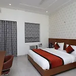 Oyo 10200 Hotel The Aroma Residency
