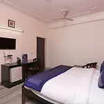Oyo 3251 Royal Inn