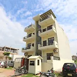 Oyo 9188 Near Dlf Phase 1