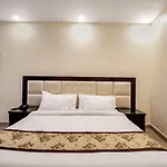 Oyo 8927 Us Executive Suites