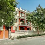 Treebo Iffco Chowk